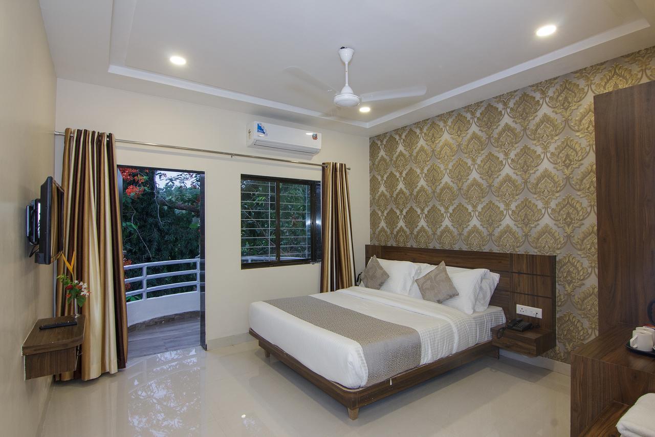 Strand Resort Lonavala Eksteriør billede
