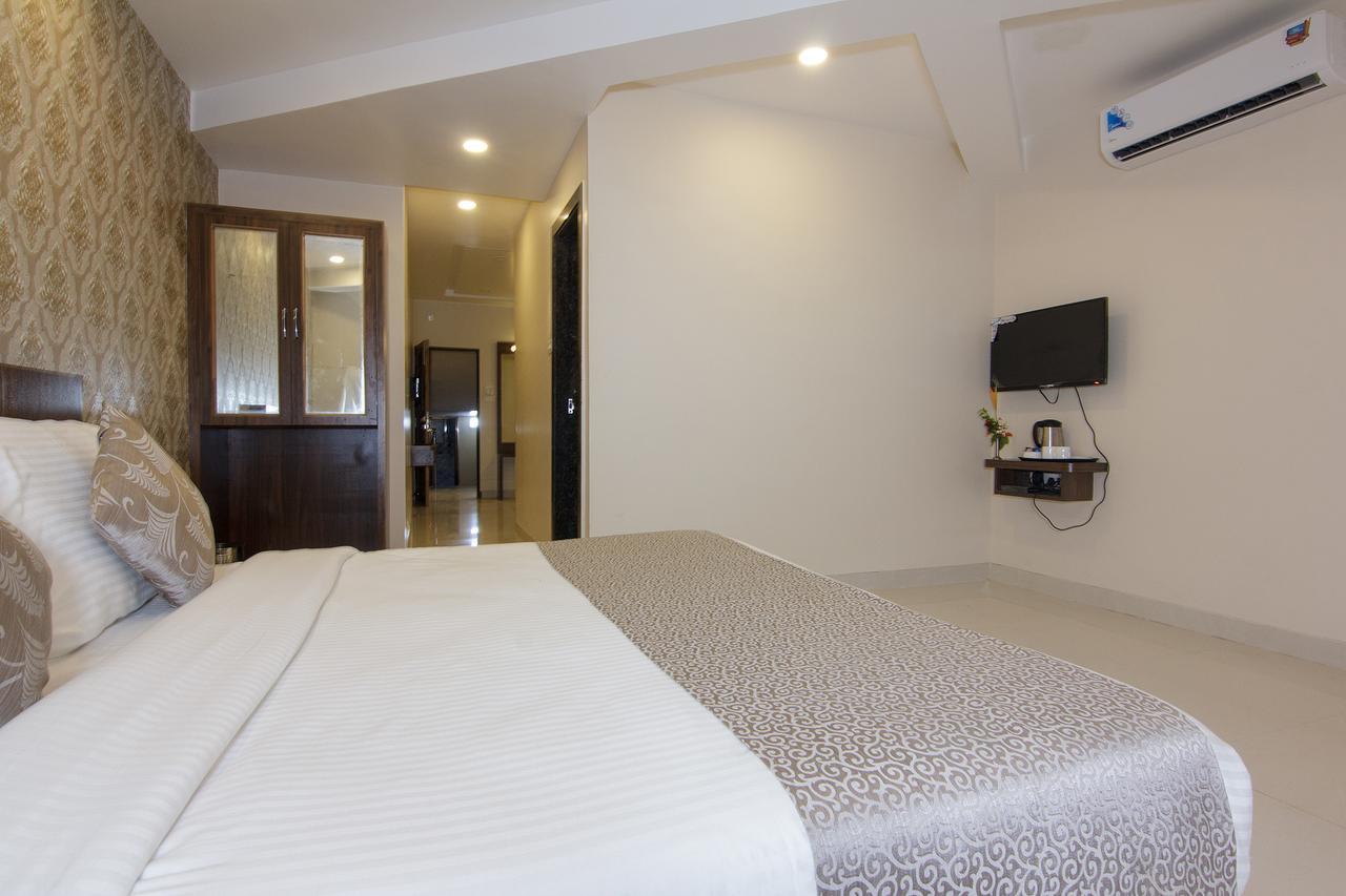 Strand Resort Lonavala Eksteriør billede