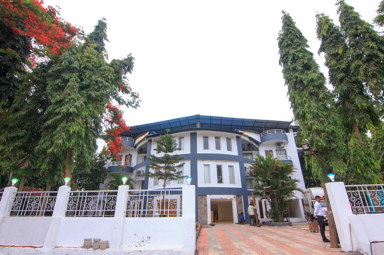 Strand Resort Lonavala Eksteriør billede